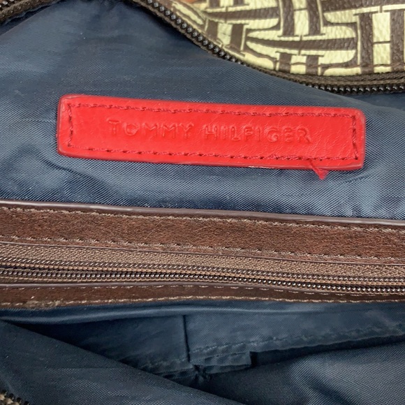 Tommy Hilfiger tan & brown shoulder bag - Picture 5 of 13